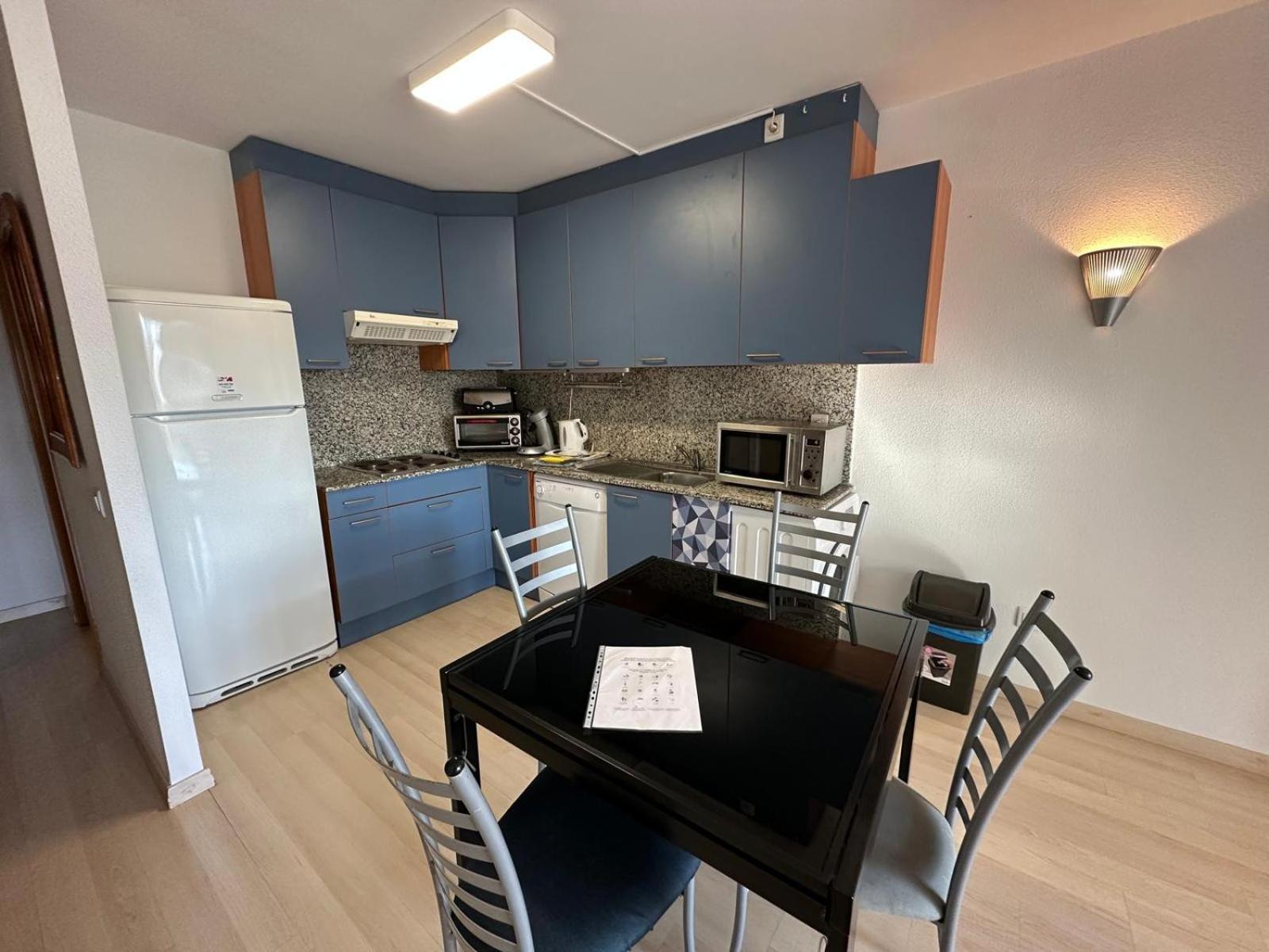 Apartment Bonito Piso En Con Piscina Y Parking Av-66 Roses